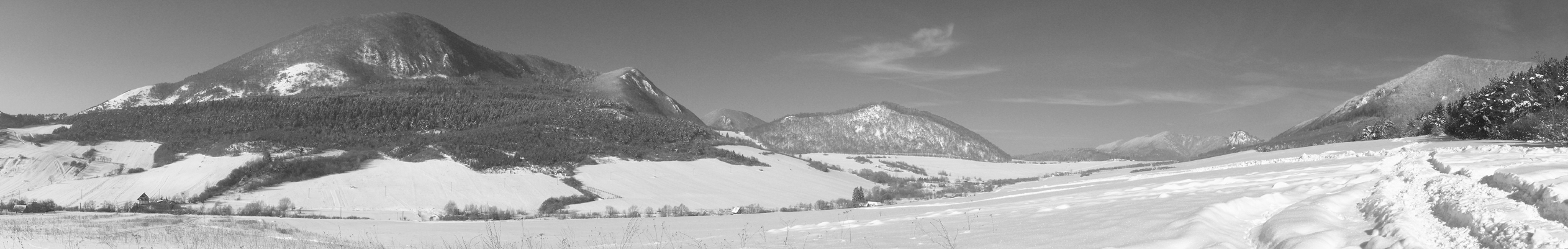 Praznov Manin panorama-bw.jpg